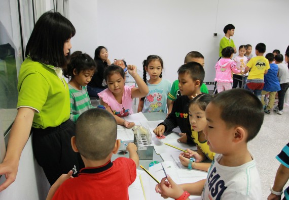 ภาพกิจกรรม คณะวิทยาศาสตร์และเทคโนโลยี จัดกิจกรรมโครงการฝึกทักษะการเรียนรู้ค่ายวิทยาศาสตร์