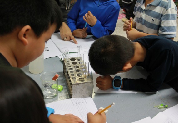 ภาพกิจกรรม คณะวิทยาศาสตร์และเทคโนโลยี จัดกิจกรรมโครงการฝึกทักษะการเรียนรู้ค่ายวิทยาศาสตร์