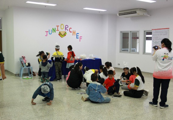 ภาพกิจกรรม คณะวิทยาศาสตร์และเทคโนโลยี จัดกิจกรรมโครงการฝึกทักษะการเรียนรู้ค่ายวิทยาศาสตร์