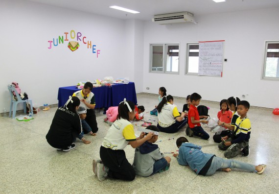 ภาพกิจกรรม คณะวิทยาศาสตร์และเทคโนโลยี จัดกิจกรรมโครงการฝึกทักษะการเรียนรู้ค่ายวิทยาศาสตร์