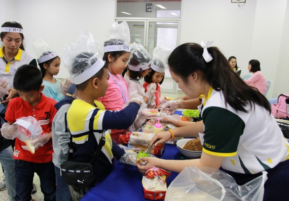 ภาพกิจกรรม คณะวิทยาศาสตร์และเทคโนโลยี จัดกิจกรรมโครงการฝึกทักษะการเรียนรู้ค่ายวิทยาศาสตร์