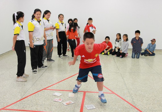 ภาพกิจกรรม คณะวิทยาศาสตร์และเทคโนโลยี จัดกิจกรรมโครงการฝึกทักษะการเรียนรู้ค่ายวิทยาศาสตร์