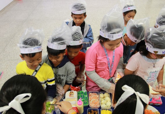 ภาพกิจกรรม คณะวิทยาศาสตร์และเทคโนโลยี จัดกิจกรรมโครงการฝึกทักษะการเรียนรู้ค่ายวิทยาศาสตร์