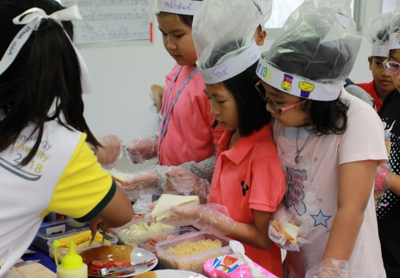 ภาพกิจกรรม คณะวิทยาศาสตร์และเทคโนโลยี จัดกิจกรรมโครงการฝึกทักษะการเรียนรู้ค่ายวิทยาศาสตร์