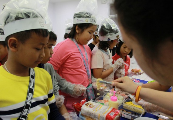 ภาพกิจกรรม คณะวิทยาศาสตร์และเทคโนโลยี จัดกิจกรรมโครงการฝึกทักษะการเรียนรู้ค่ายวิทยาศาสตร์