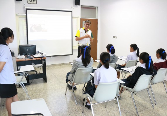 ภาพกิจกรรม โปรแกรมวิชาวิทยาศาสตร์และเทคโนโลยีการอาหาร จัดอบรมเชิงปฏิบัติการ เรื่อง อาหารปลอดภัยในโรงเรียน