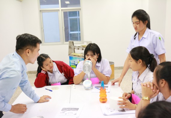 ภาพกิจกรรม โปรแกรมวิชาวิทยาศาสตร์และเทคโนโลยีการอาหาร จัดอบรมเชิงปฏิบัติการ เรื่อง อาหารปลอดภัยในโรงเรียน