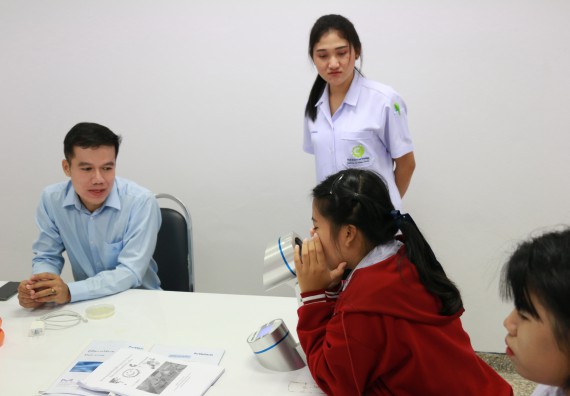 ภาพกิจกรรม โปรแกรมวิชาวิทยาศาสตร์และเทคโนโลยีการอาหาร จัดอบรมเชิงปฏิบัติการ เรื่อง อาหารปลอดภัยในโรงเรียน