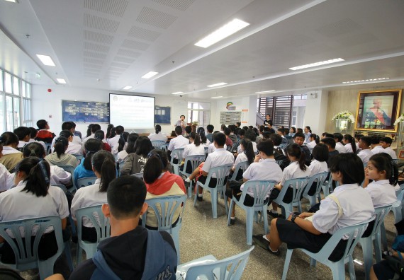 ภาพกิจกรรม คณะวิทยาศาสตร์และเทคโนโลยี จัดค่ายวิทยาศาสตร์โรงเรียนตากพิทยาคม
