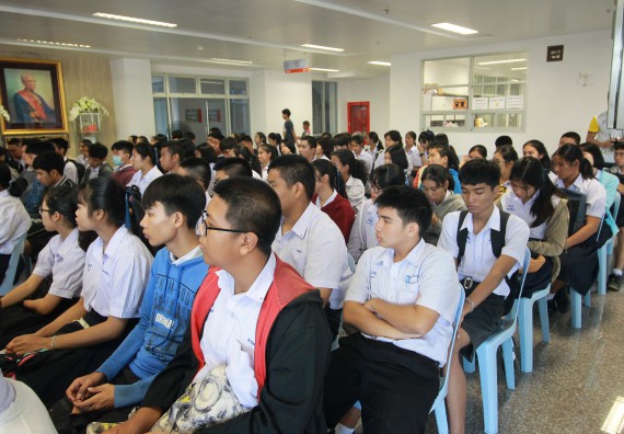 ภาพกิจกรรม คณะวิทยาศาสตร์และเทคโนโลยี จัดค่ายวิทยาศาสตร์โรงเรียนตากพิทยาคม
