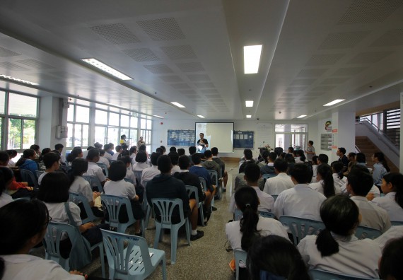 ภาพกิจกรรม คณะวิทยาศาสตร์และเทคโนโลยี จัดค่ายวิทยาศาสตร์โรงเรียนตากพิทยาคม
