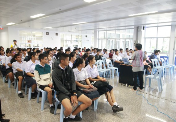 ภาพกิจกรรม คณะวิทยาศาสตร์และเทคโนโลยี จัดค่ายวิทยาศาสตร์โรงเรียนตากพิทยาคม