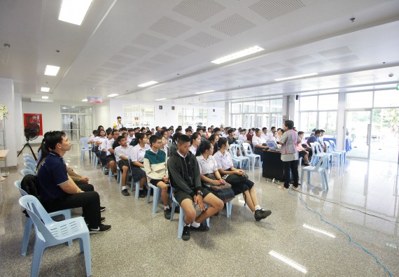 ภาพกิจกรรม คณะวิทยาศาสตร์และเทคโนโลยี จัดค่ายวิทยาศาสตร์โรงเรียนตากพิทยาคม