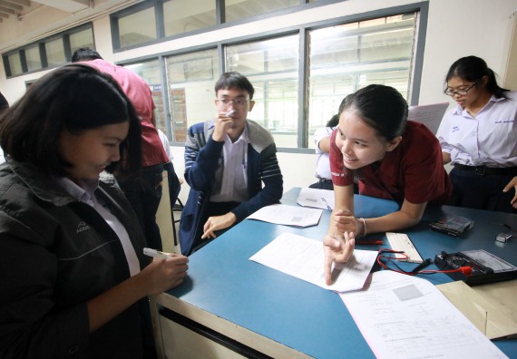 ภาพกิจกรรม คณะวิทยาศาสตร์และเทคโนโลยี จัดค่ายวิทยาศาสตร์โรงเรียนตากพิทยาคม
