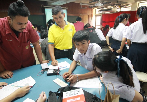 ภาพกิจกรรม คณะวิทยาศาสตร์และเทคโนโลยี จัดค่ายวิทยาศาสตร์โรงเรียนตากพิทยาคม