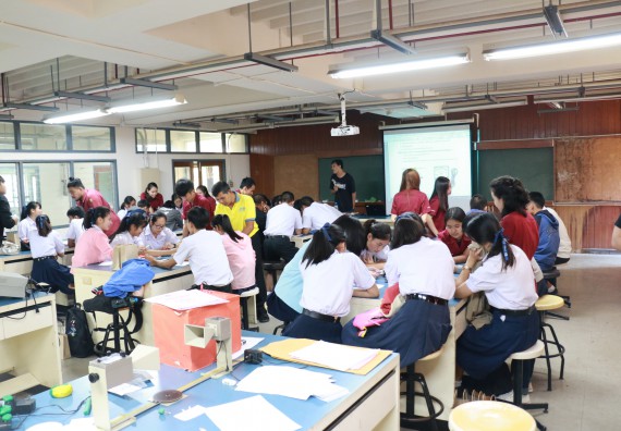 ภาพกิจกรรม คณะวิทยาศาสตร์และเทคโนโลยี จัดค่ายวิทยาศาสตร์โรงเรียนตากพิทยาคม