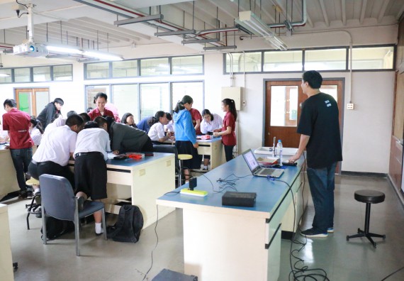 ภาพกิจกรรม คณะวิทยาศาสตร์และเทคโนโลยี จัดค่ายวิทยาศาสตร์โรงเรียนตากพิทยาคม