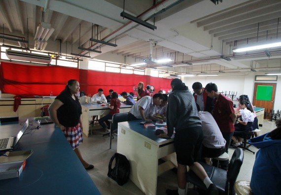 ภาพกิจกรรม คณะวิทยาศาสตร์และเทคโนโลยี จัดค่ายวิทยาศาสตร์โรงเรียนตากพิทยาคม