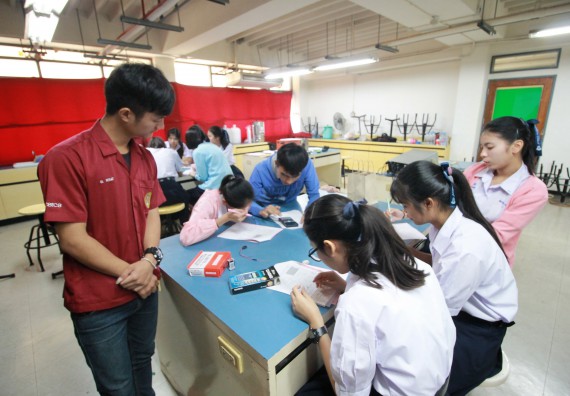 ภาพกิจกรรม คณะวิทยาศาสตร์และเทคโนโลยี จัดค่ายวิทยาศาสตร์โรงเรียนตากพิทยาคม