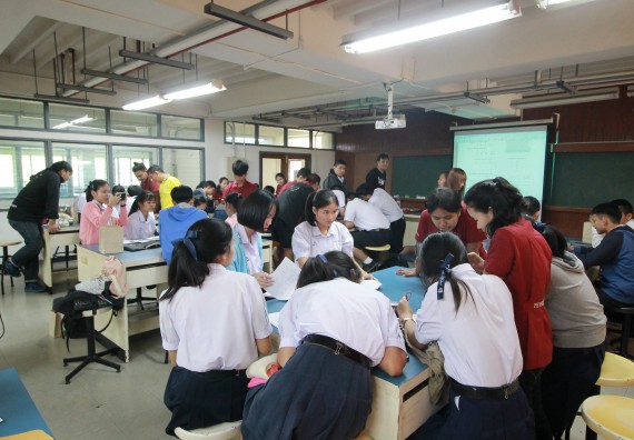 ภาพกิจกรรม คณะวิทยาศาสตร์และเทคโนโลยี จัดค่ายวิทยาศาสตร์โรงเรียนตากพิทยาคม