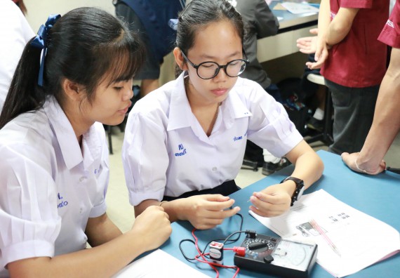 ภาพกิจกรรม คณะวิทยาศาสตร์และเทคโนโลยี จัดค่ายวิทยาศาสตร์โรงเรียนตากพิทยาคม