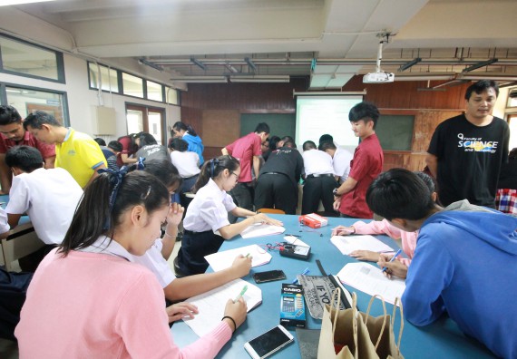 ภาพกิจกรรม คณะวิทยาศาสตร์และเทคโนโลยี จัดค่ายวิทยาศาสตร์โรงเรียนตากพิทยาคม