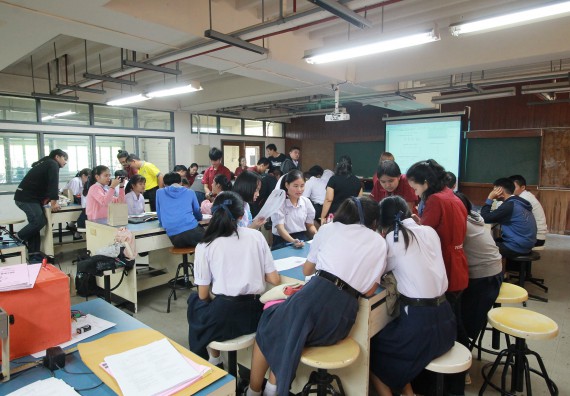 ภาพกิจกรรม คณะวิทยาศาสตร์และเทคโนโลยี จัดค่ายวิทยาศาสตร์โรงเรียนตากพิทยาคม