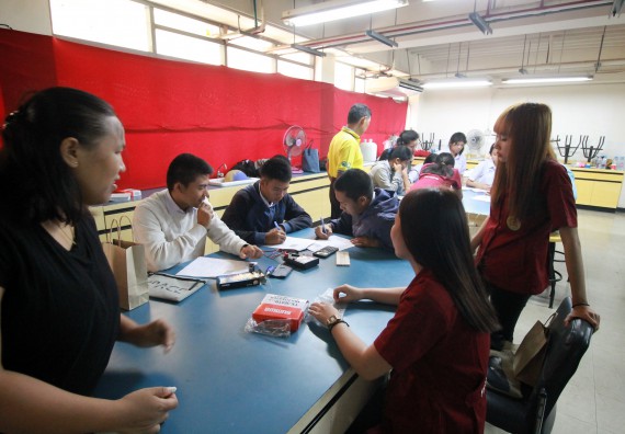 ภาพกิจกรรม คณะวิทยาศาสตร์และเทคโนโลยี จัดค่ายวิทยาศาสตร์โรงเรียนตากพิทยาคม