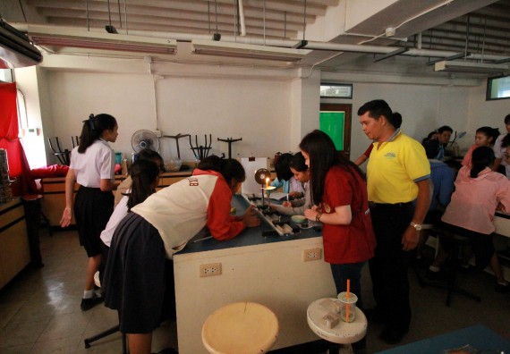 ภาพกิจกรรม คณะวิทยาศาสตร์และเทคโนโลยี จัดค่ายวิทยาศาสตร์โรงเรียนตากพิทยาคม