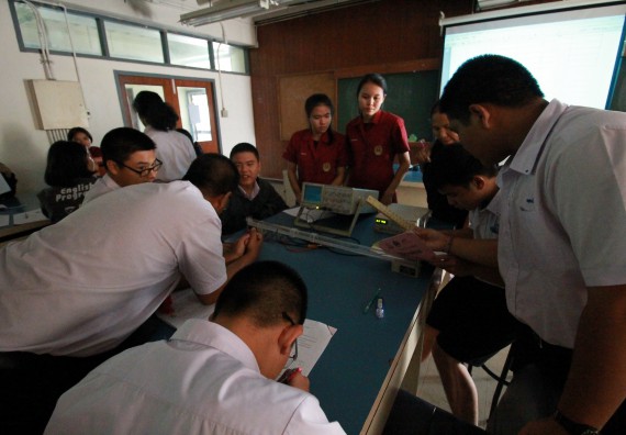 ภาพกิจกรรม คณะวิทยาศาสตร์และเทคโนโลยี จัดค่ายวิทยาศาสตร์โรงเรียนตากพิทยาคม