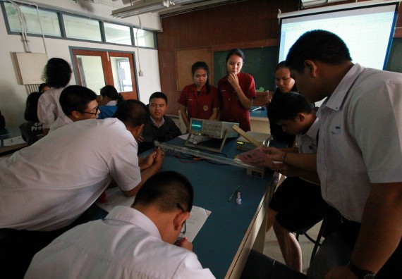 ภาพกิจกรรม คณะวิทยาศาสตร์และเทคโนโลยี จัดค่ายวิทยาศาสตร์โรงเรียนตากพิทยาคม