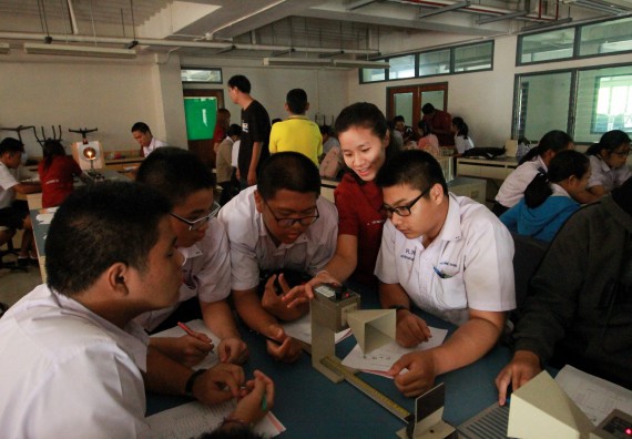 ภาพกิจกรรม คณะวิทยาศาสตร์และเทคโนโลยี จัดค่ายวิทยาศาสตร์โรงเรียนตากพิทยาคม