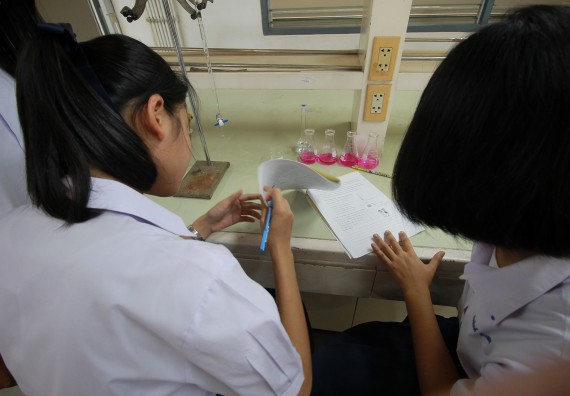 ภาพกิจกรรม คณะวิทยาศาสตร์และเทคโนโลยี จัดค่ายวิทยาศาสตร์โรงเรียนตากพิทยาคม