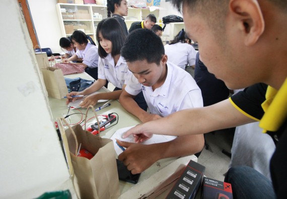 ภาพกิจกรรม คณะวิทยาศาสตร์และเทคโนโลยี จัดค่ายวิทยาศาสตร์โรงเรียนตากพิทยาคม
