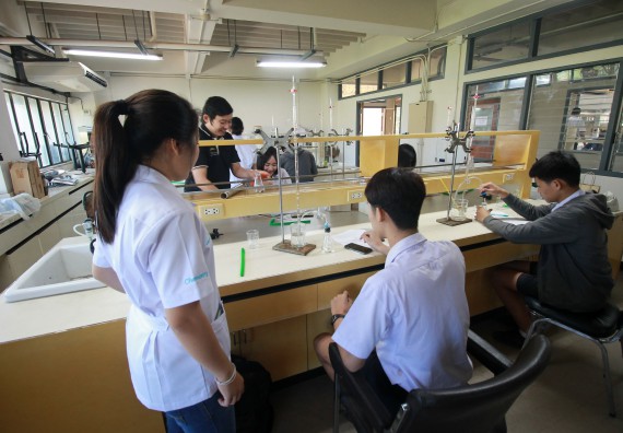 ภาพกิจกรรม คณะวิทยาศาสตร์และเทคโนโลยี จัดค่ายวิทยาศาสตร์โรงเรียนตากพิทยาคม
