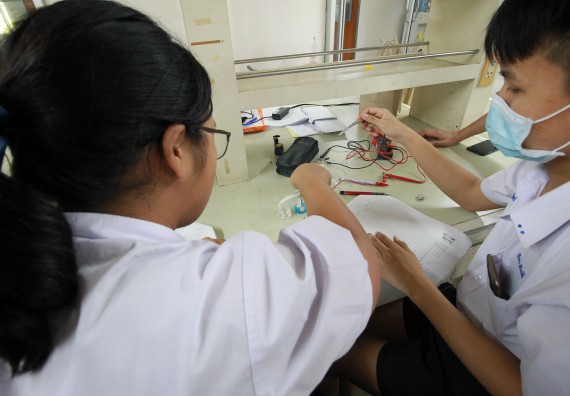 ภาพกิจกรรม คณะวิทยาศาสตร์และเทคโนโลยี จัดค่ายวิทยาศาสตร์โรงเรียนตากพิทยาคม