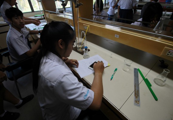 ภาพกิจกรรม คณะวิทยาศาสตร์และเทคโนโลยี จัดค่ายวิทยาศาสตร์โรงเรียนตากพิทยาคม