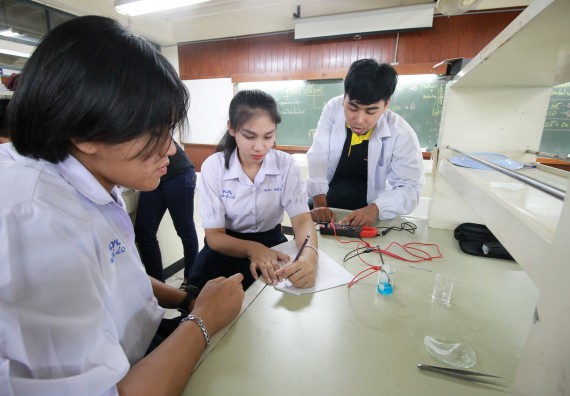 ภาพกิจกรรม คณะวิทยาศาสตร์และเทคโนโลยี จัดค่ายวิทยาศาสตร์โรงเรียนตากพิทยาคม