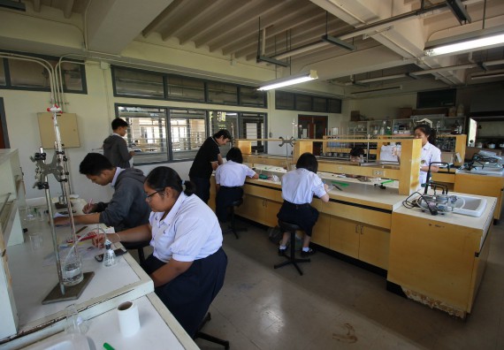 ภาพกิจกรรม คณะวิทยาศาสตร์และเทคโนโลยี จัดค่ายวิทยาศาสตร์โรงเรียนตากพิทยาคม