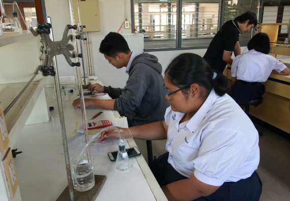 ภาพกิจกรรม คณะวิทยาศาสตร์และเทคโนโลยี จัดค่ายวิทยาศาสตร์โรงเรียนตากพิทยาคม