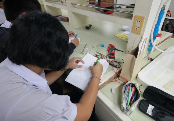 ภาพกิจกรรม คณะวิทยาศาสตร์และเทคโนโลยี จัดค่ายวิทยาศาสตร์โรงเรียนตากพิทยาคม
