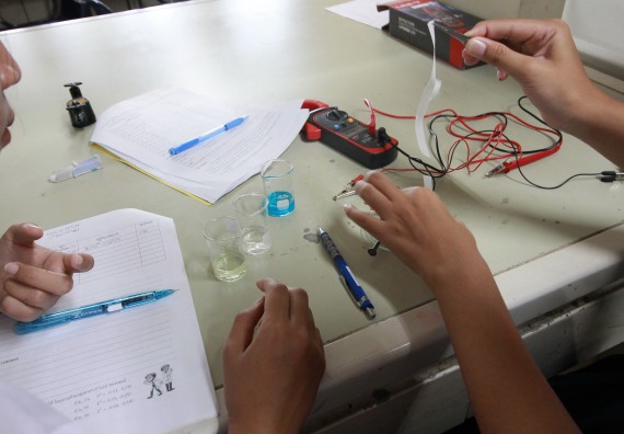 ภาพกิจกรรม คณะวิทยาศาสตร์และเทคโนโลยี จัดค่ายวิทยาศาสตร์โรงเรียนตากพิทยาคม