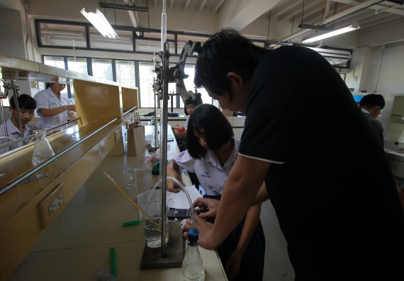 ภาพกิจกรรม คณะวิทยาศาสตร์และเทคโนโลยี จัดค่ายวิทยาศาสตร์โรงเรียนตากพิทยาคม