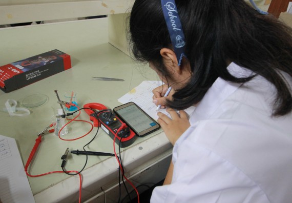 ภาพกิจกรรม คณะวิทยาศาสตร์และเทคโนโลยี จัดค่ายวิทยาศาสตร์โรงเรียนตากพิทยาคม