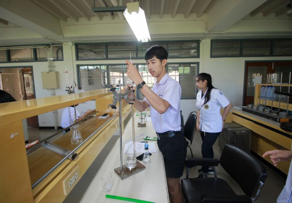 ภาพกิจกรรม คณะวิทยาศาสตร์และเทคโนโลยี จัดค่ายวิทยาศาสตร์โรงเรียนตากพิทยาคม