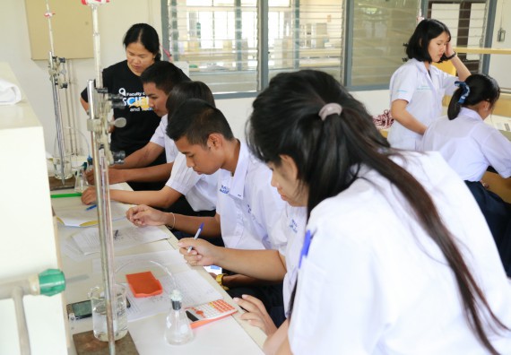 ภาพกิจกรรม คณะวิทยาศาสตร์และเทคโนโลยี จัดค่ายวิทยาศาสตร์โรงเรียนตากพิทยาคม