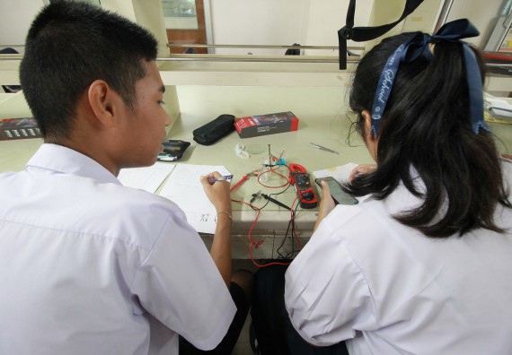 ภาพกิจกรรม คณะวิทยาศาสตร์และเทคโนโลยี จัดค่ายวิทยาศาสตร์โรงเรียนตากพิทยาคม