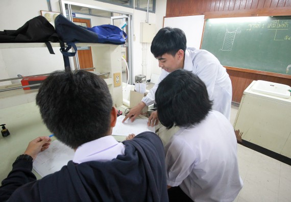 ภาพกิจกรรม คณะวิทยาศาสตร์และเทคโนโลยี จัดค่ายวิทยาศาสตร์โรงเรียนตากพิทยาคม