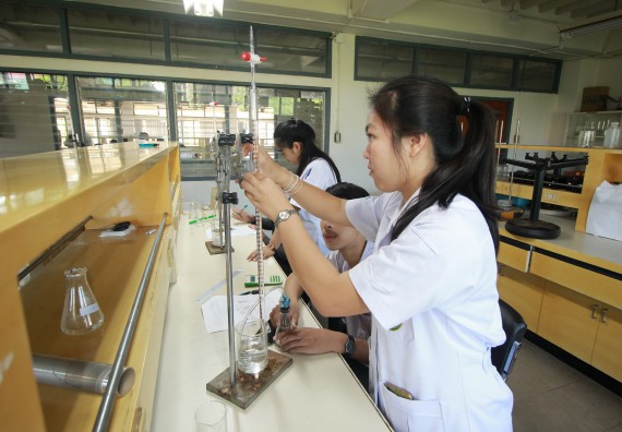 ภาพกิจกรรม คณะวิทยาศาสตร์และเทคโนโลยี จัดค่ายวิทยาศาสตร์โรงเรียนตากพิทยาคม