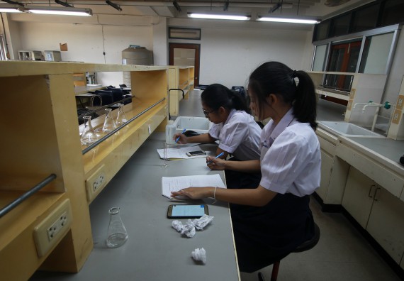 ภาพกิจกรรม คณะวิทยาศาสตร์และเทคโนโลยี จัดค่ายวิทยาศาสตร์โรงเรียนตากพิทยาคม